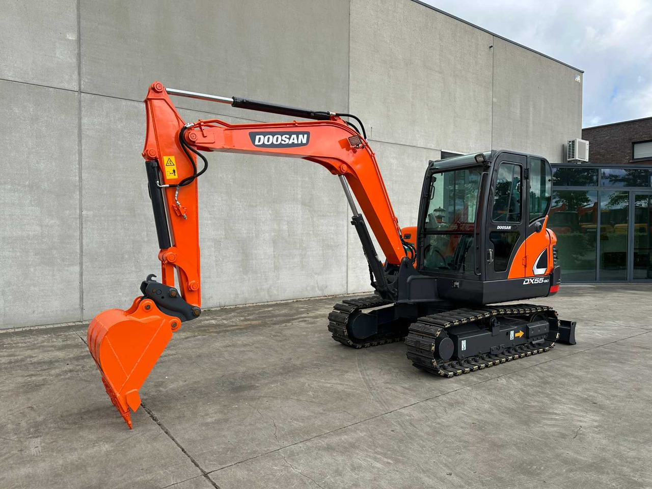 Doosan DX55-9C - Escavadora de rastos: foto 1 Doosan DX55-9C - Escavadora de rastos: foto 1