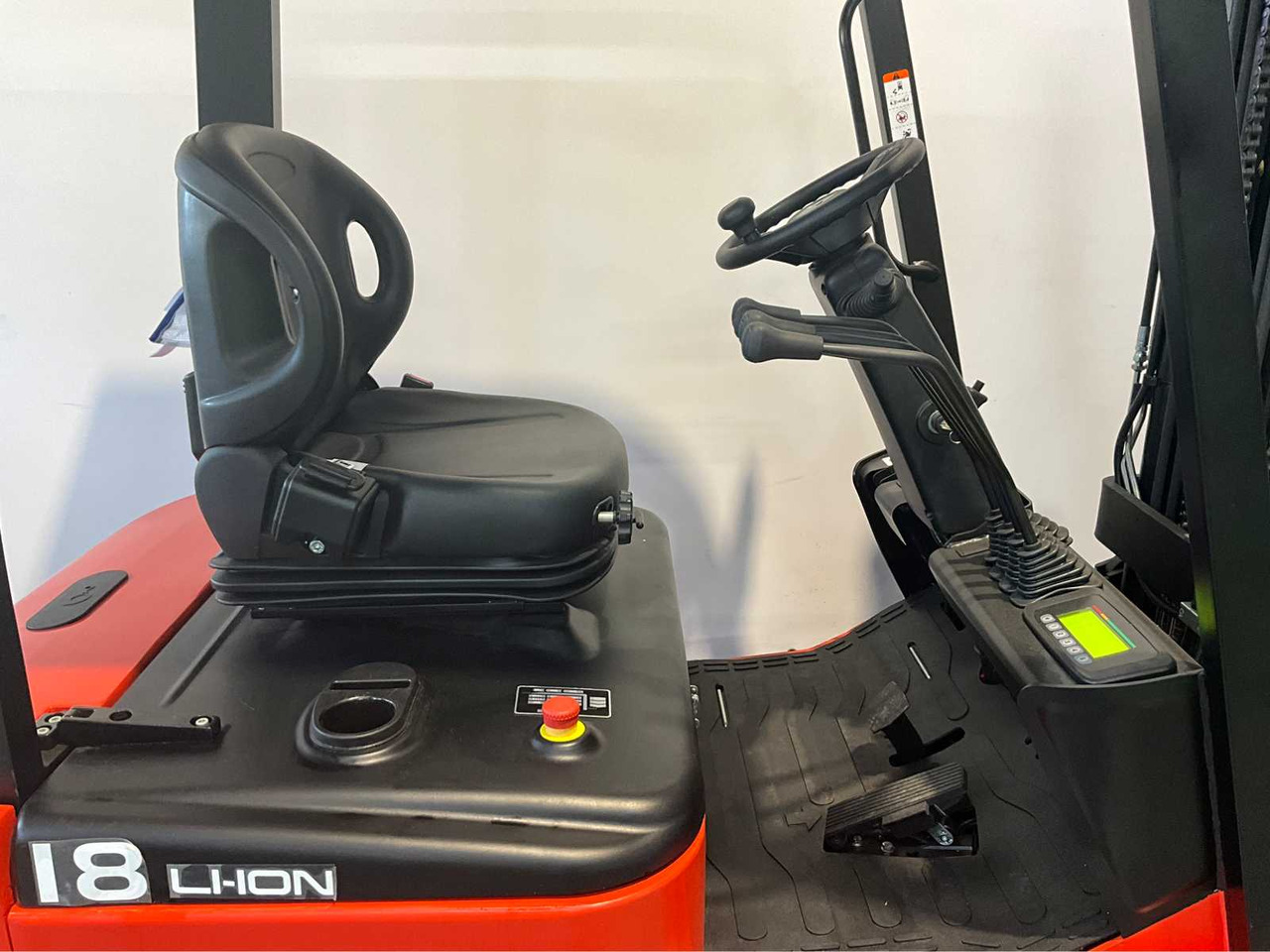 Empilhador EP - EFL 181 - 4.8 METER TRIPLEX, LI-ION, FREE-LIFT, SIDE-SHIFT - FORKLIFT: foto 18