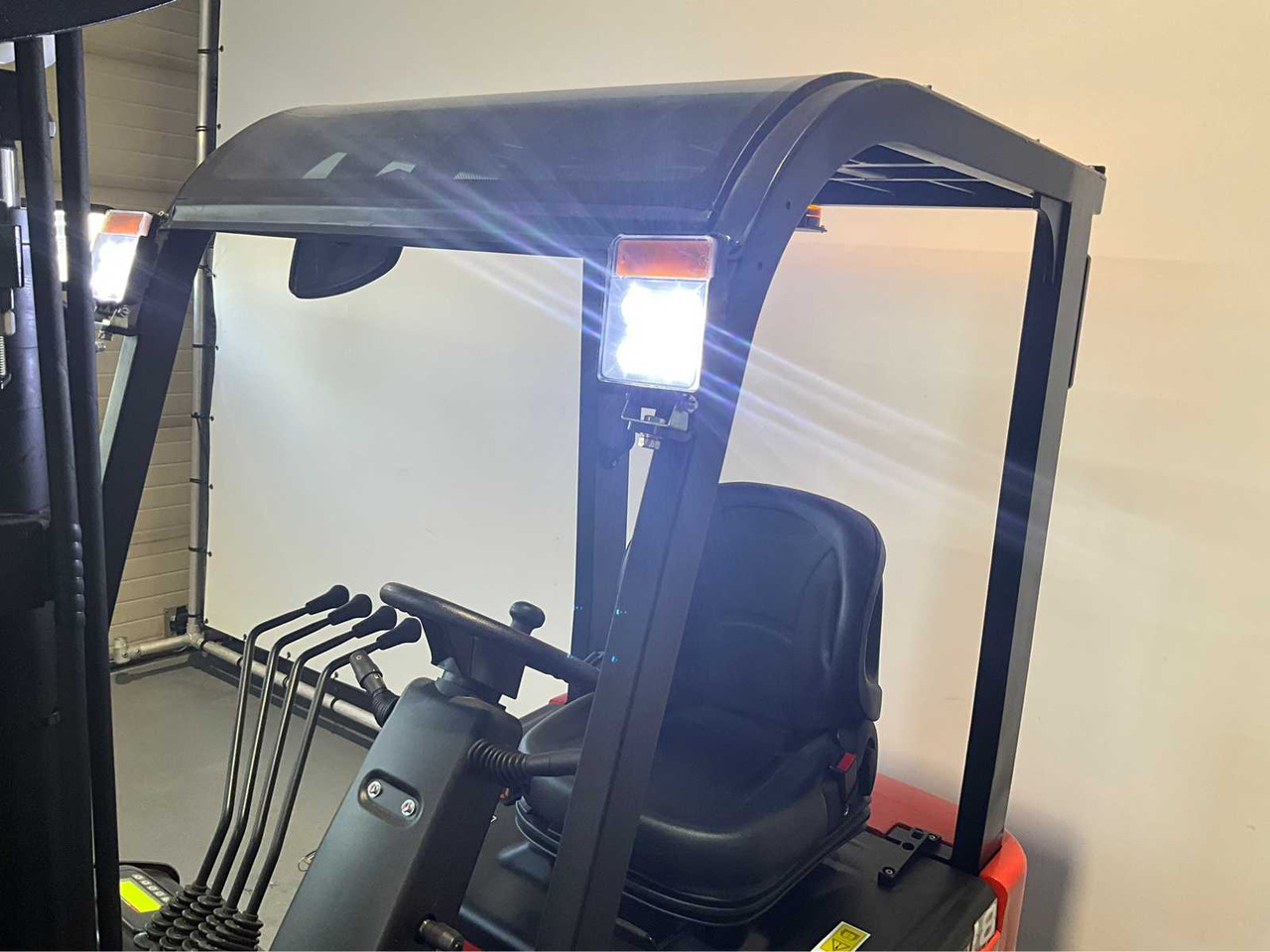 Empilhador EP - EFL 181 - 4.8 METER TRIPLEX, LI-ION, FREE-LIFT, SIDE-SHIFT - FORKLIFT: foto 19