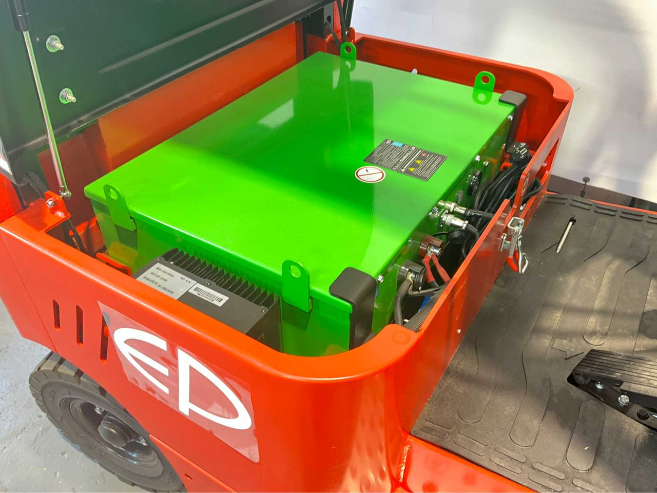 Empilhador EP - EFL 181 - 4.8 METER TRIPLEX, LI-ION, FREE-LIFT, SIDE-SHIFT - FORKLIFT: foto 30