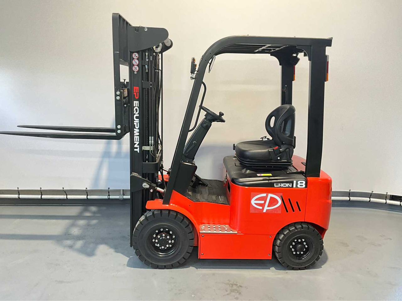 Empilhador EP - EFL 181 - 4.8 METER TRIPLEX, LI-ION, FREE-LIFT, SIDE-SHIFT - FORKLIFT: foto 9