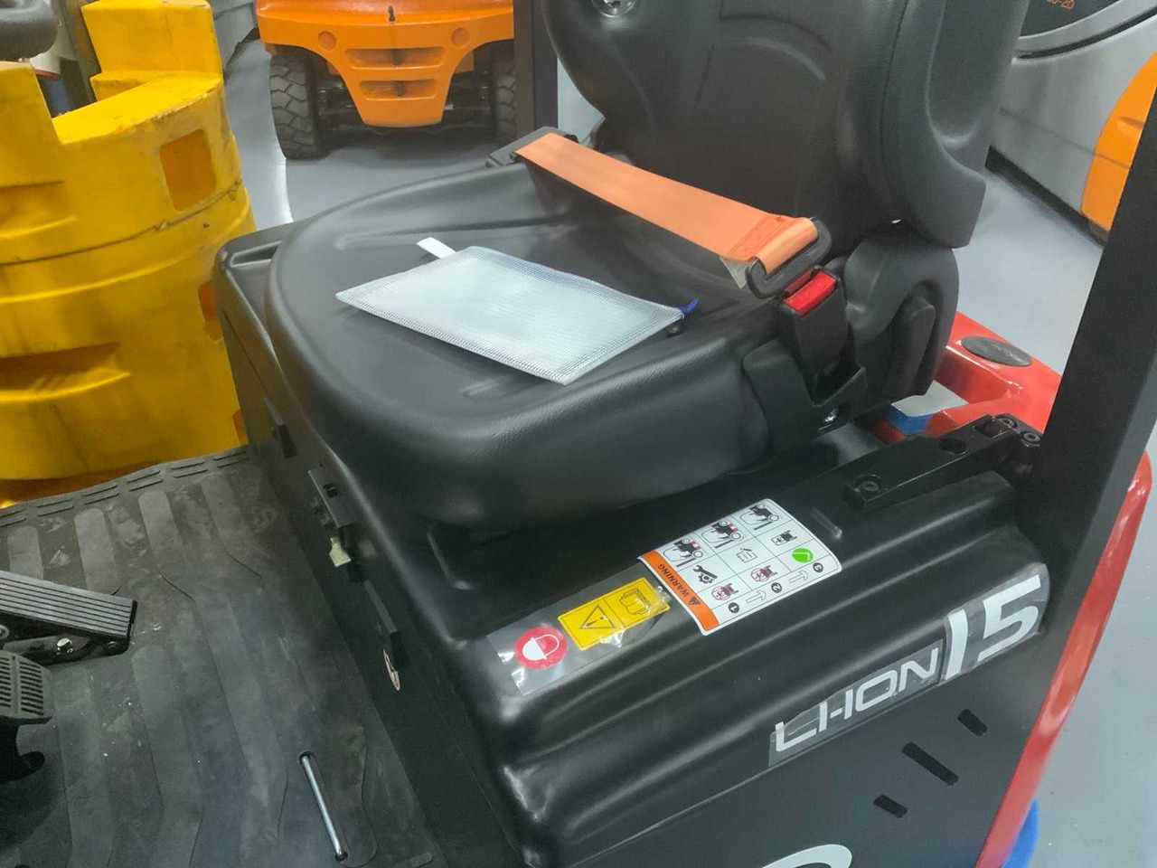 Empilhador EP EFS 151 - 4.35 METER TRIPLEX, LI-ION, FREE-LIFT, SIDE-SHIFT - FORKLIFT: foto 28