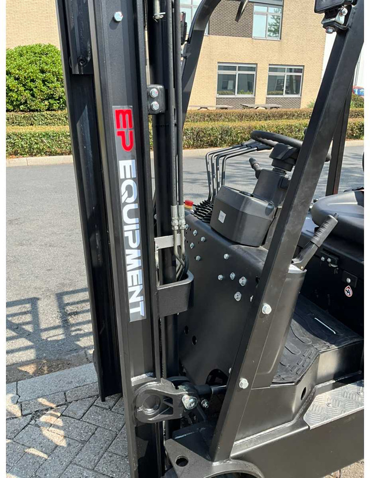 Empilhador EP EFS 151 - 4.35 METER TRIPLEX, LI-ION, FREE-LIFT, SIDE-SHIFT - FORKLIFT: foto 16