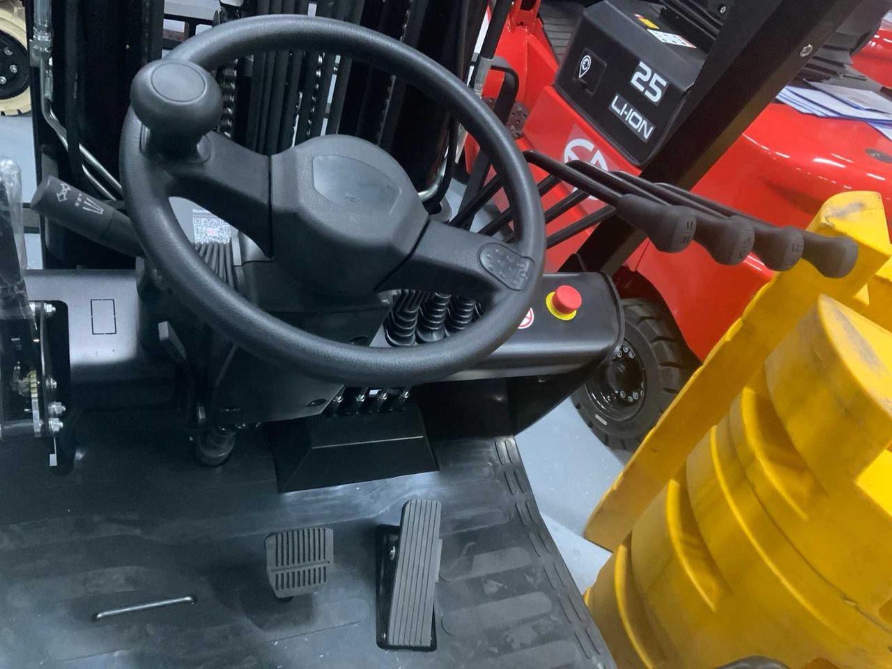 Empilhador EP EFS 151 - 4.35 METER TRIPLEX, LI-ION, FREE-LIFT, SIDE-SHIFT - FORKLIFT: foto 27