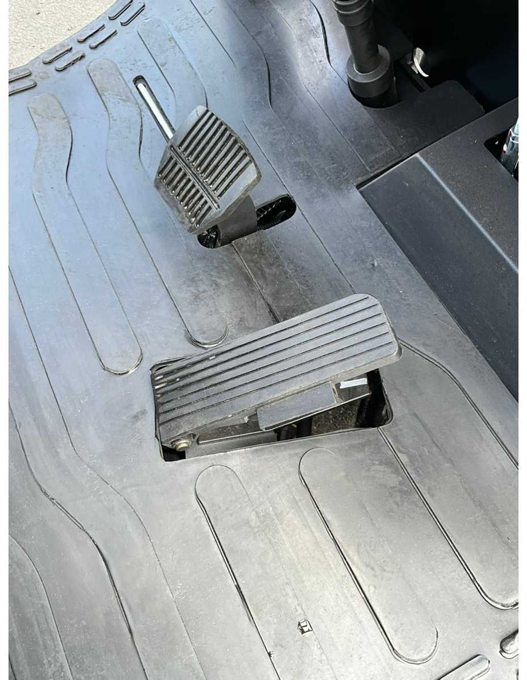 Empilhador EP EFS 151 - 4.35 METER TRIPLEX, LI-ION, FREE-LIFT, SIDE-SHIFT - FORKLIFT: foto 23