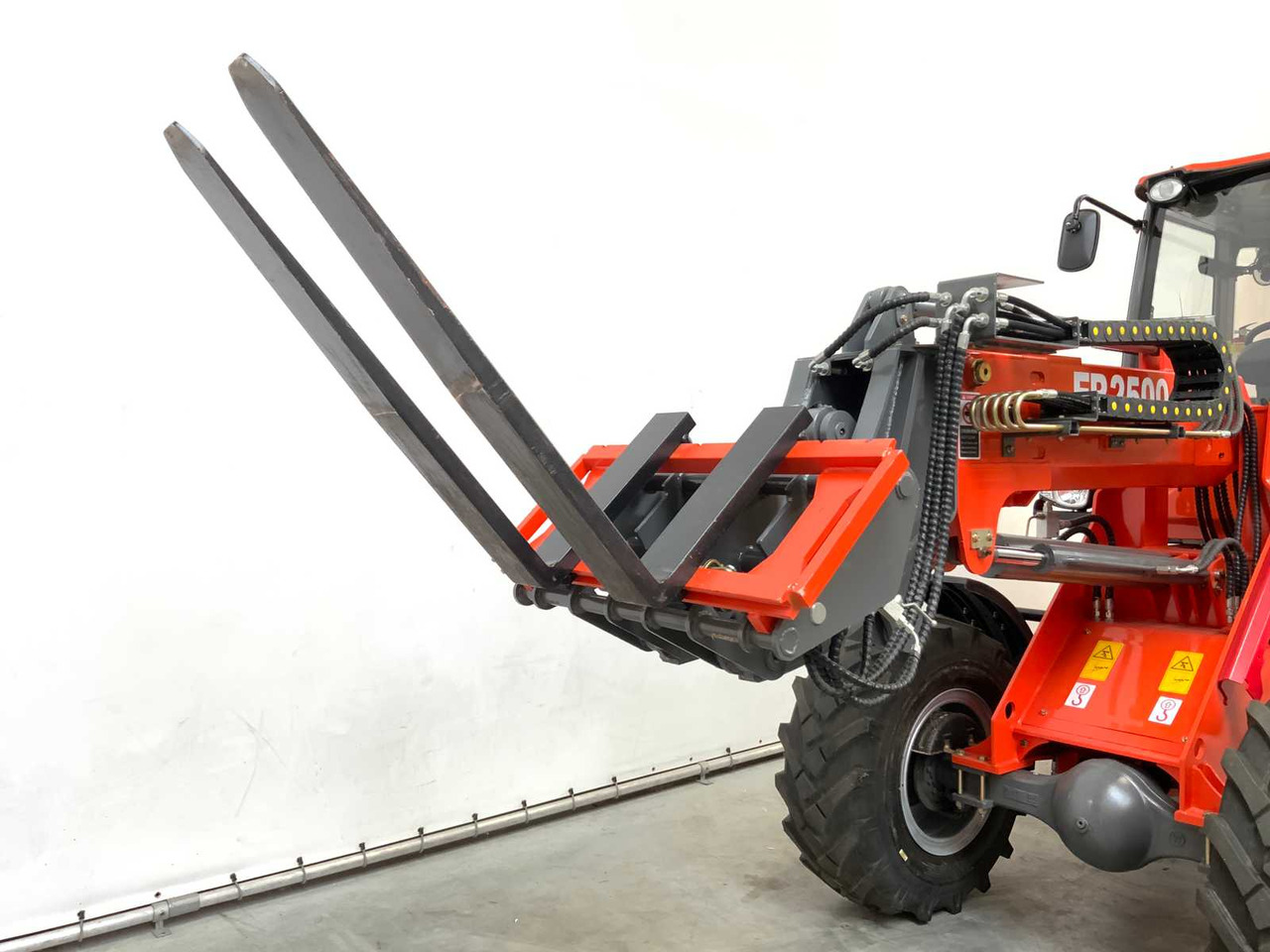 EVERUN - 2025 - ER2500 - TELESCOPIC WHEEL LOADER - Pá carregadora de rodas: foto 4 EVERUN - 2025 - ER2500 - TELESCOPIC WHEEL LOADER - Pá carregadora de rodas: foto 4