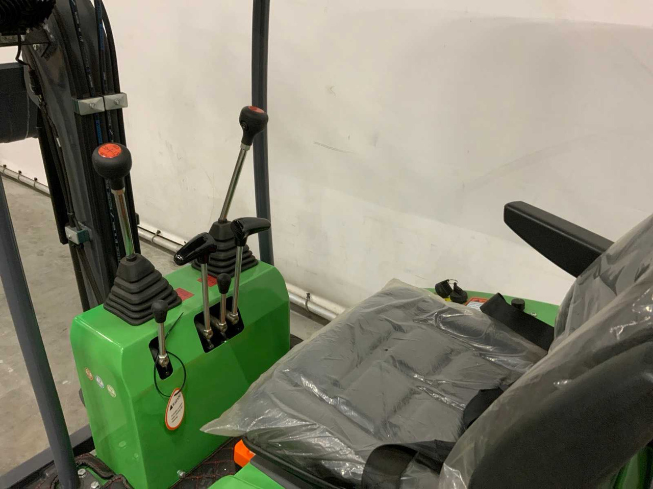 EVERUN - 2025 - ERE12E - ELECTRIC MINI EXCAVATOR - Mini escavadeira: foto 5 EVERUN - 2025 - ERE12E - ELECTRIC MINI EXCAVATOR - Mini escavadeira: foto 5