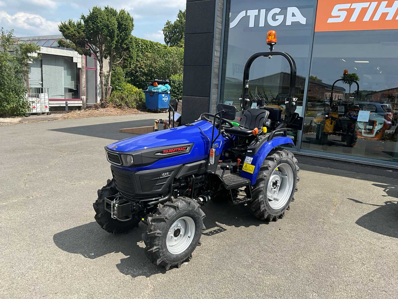 Farmtrac 26 - Mini trator: foto 2 Farmtrac 26 - Mini trator: foto 2