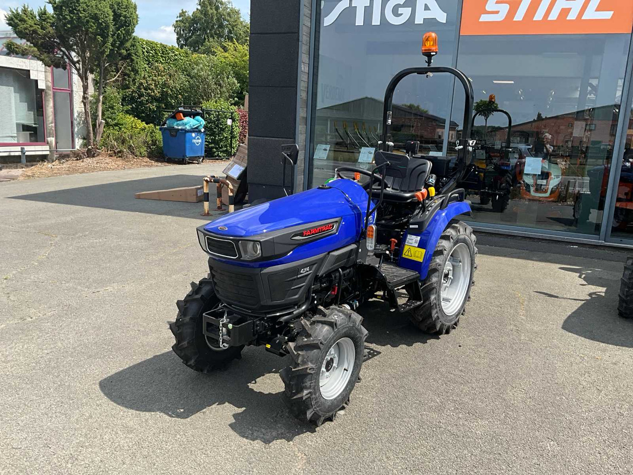 Farmtrac 26 - Mini trator: foto 1 Farmtrac 26 - Mini trator: foto 1