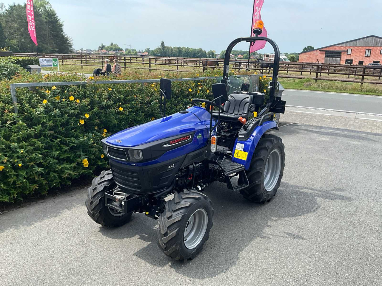 Farmtrac 26H - Mini trator: foto 1 Farmtrac 26H - Mini trator: foto 1