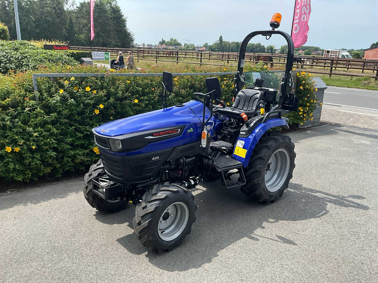 Farmtrac 26H - Mini trator: foto 2 Farmtrac 26H - Mini trator: foto 2