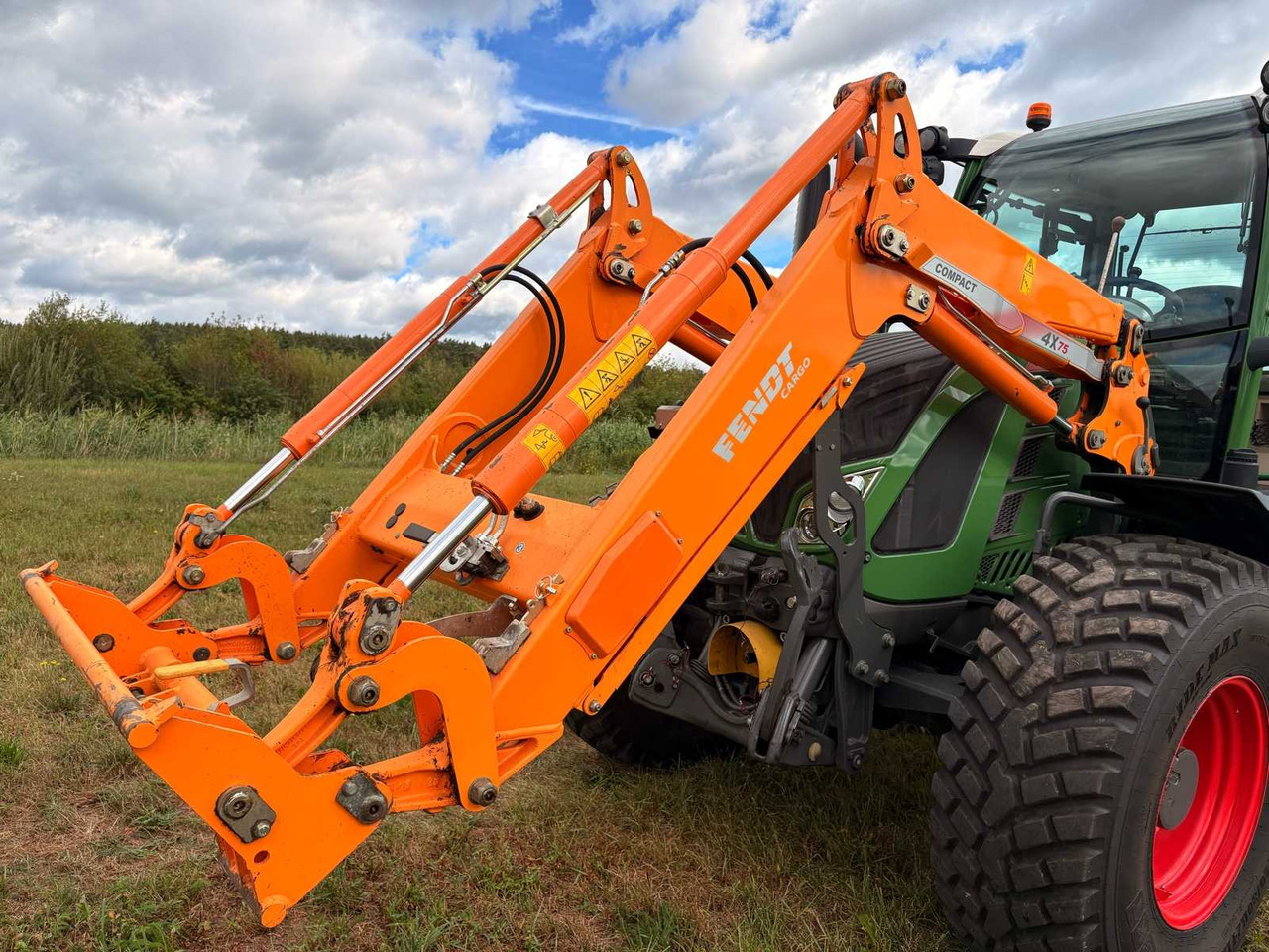 Fendt 4X75 - Carregador frontal para o trator: foto 2 Fendt 4X75 - Carregador frontal para o trator: foto 2