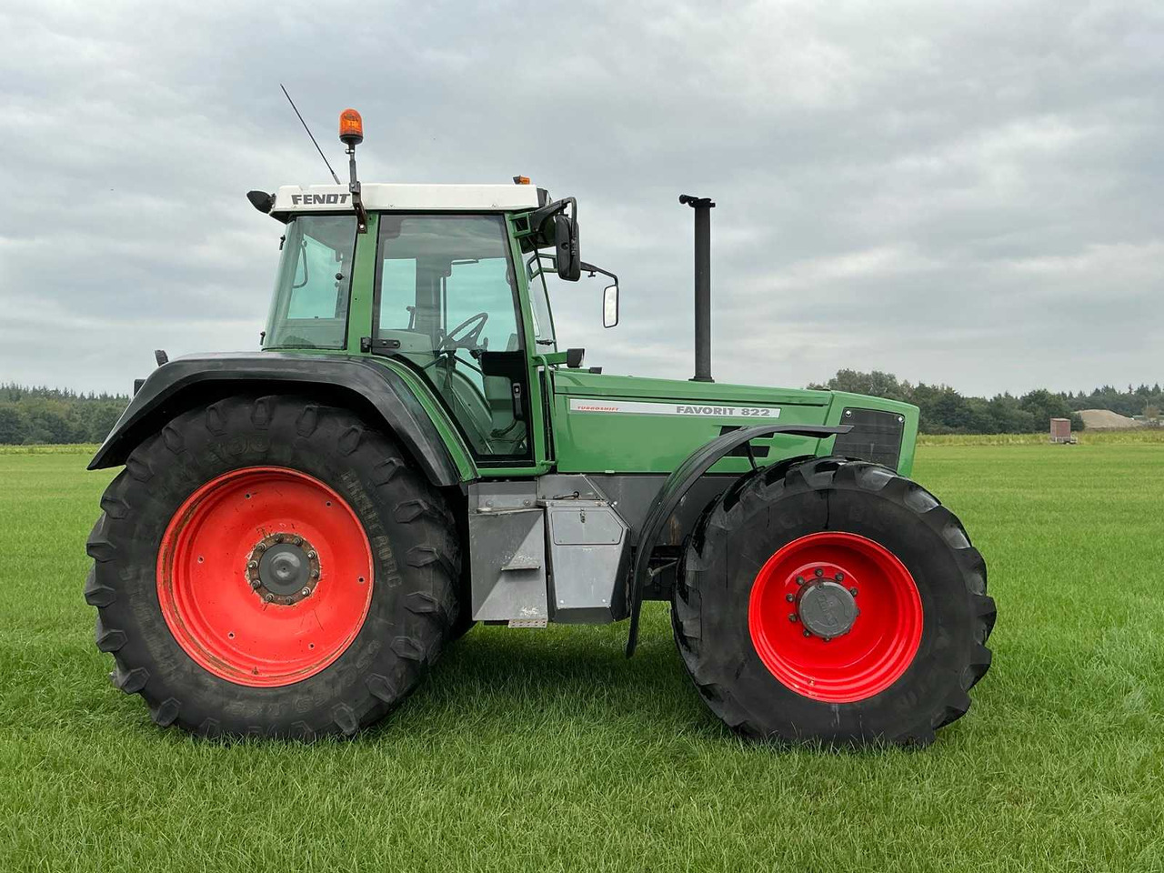 Fendt Favorit 822 Turboshift - Trator: foto 4 Fendt Favorit 822 Turboshift - Trator: foto 4