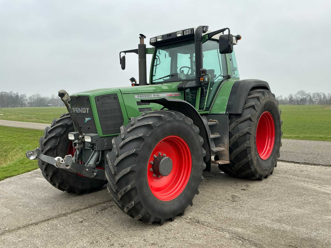 Fendt Favorit 916 - Trator: foto 1 Fendt Favorit 916 - Trator: foto 1