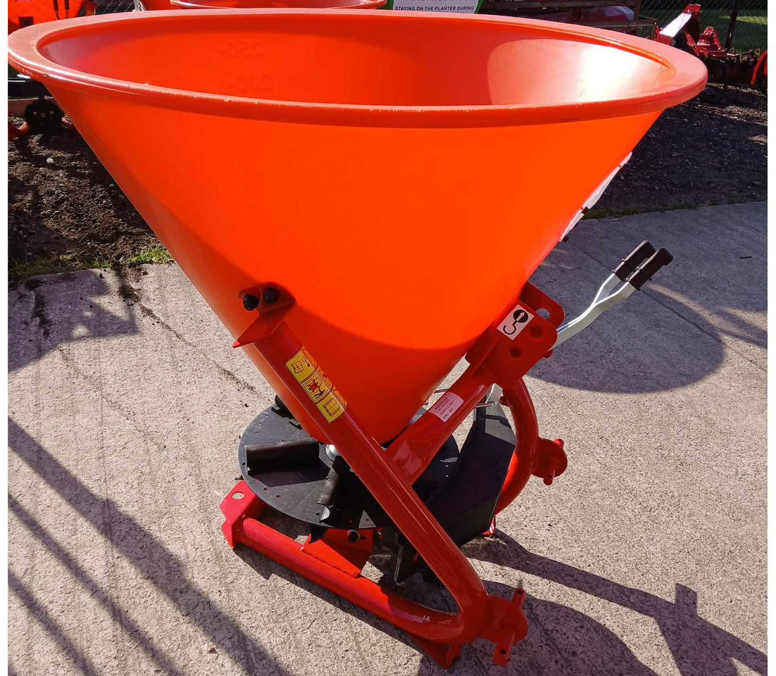 Fertilizer spreader - Distribuidor de fertilizantes: foto 4 Fertilizer spreader - Distribuidor de fertilizantes: foto 4