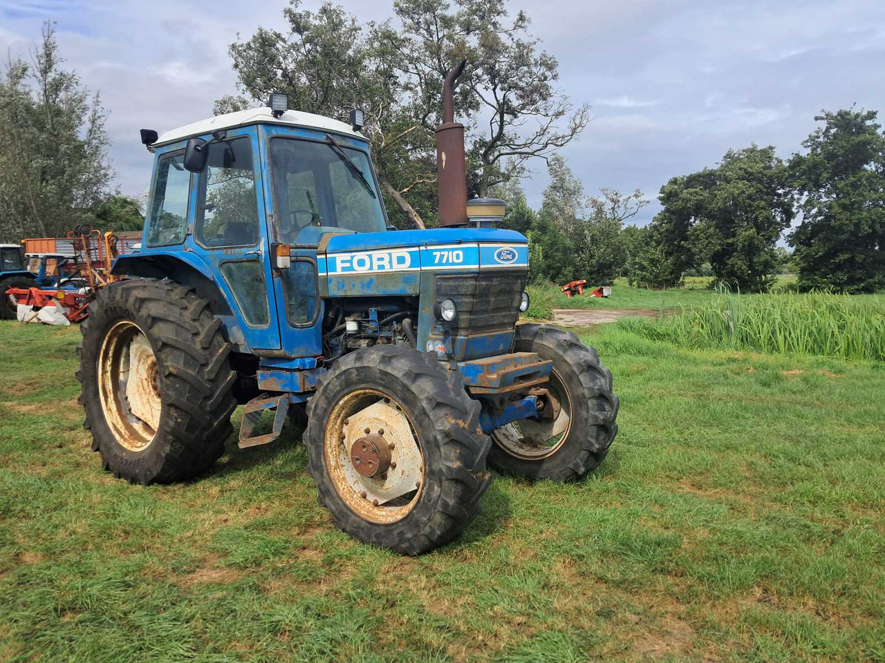Ford 7710 - Trator: foto 2 Ford 7710 - Trator: foto 2