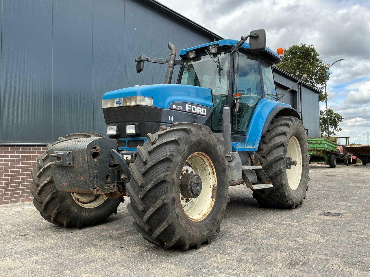 Ford 8670 - Trator: foto 1 Ford 8670 - Trator: foto 1
