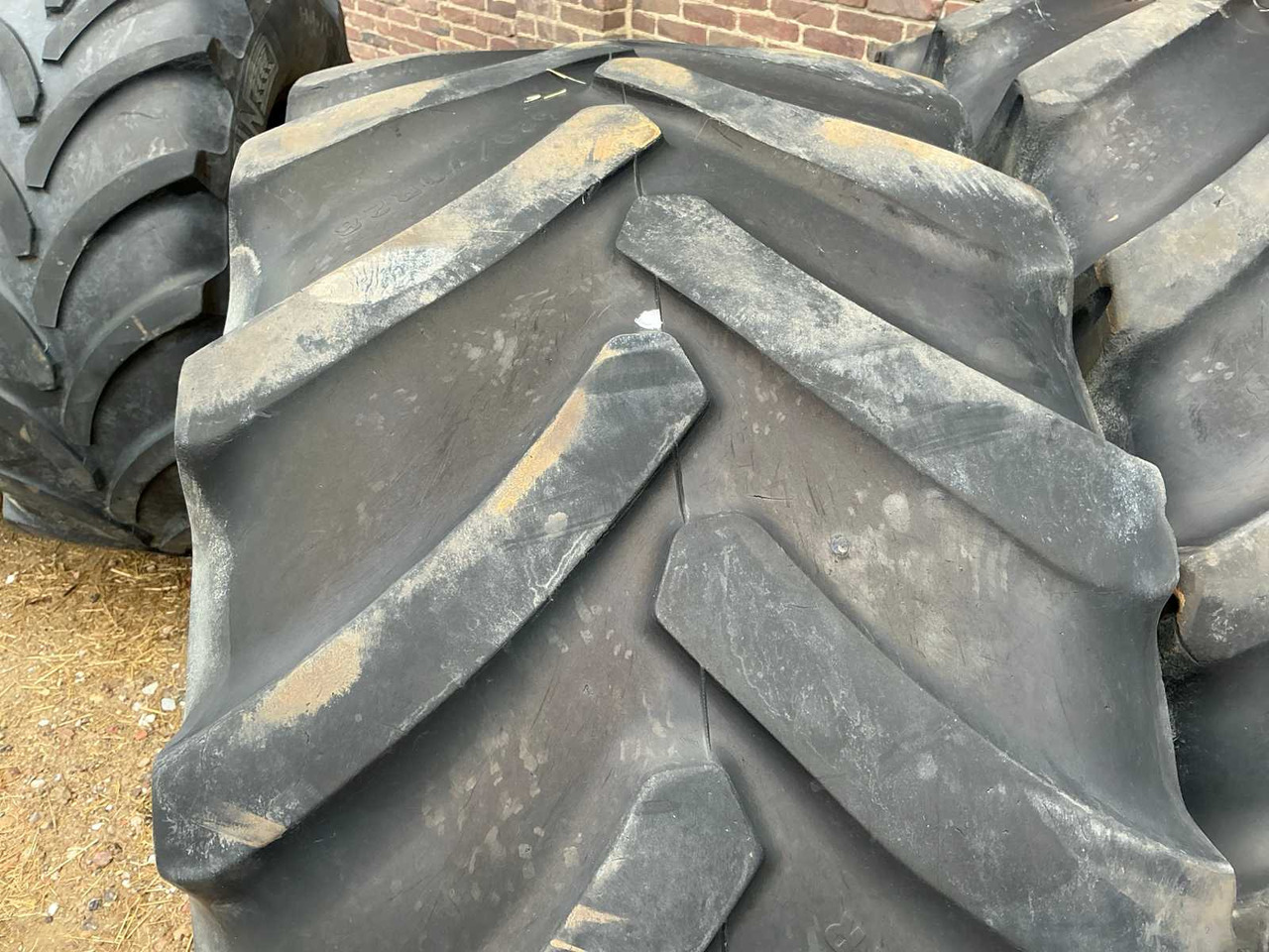 Goodyear Optitrac DT 824 - Jantes e pneus para Trator: foto 4 Goodyear Optitrac DT 824 - Jantes e pneus para Trator: foto 4
