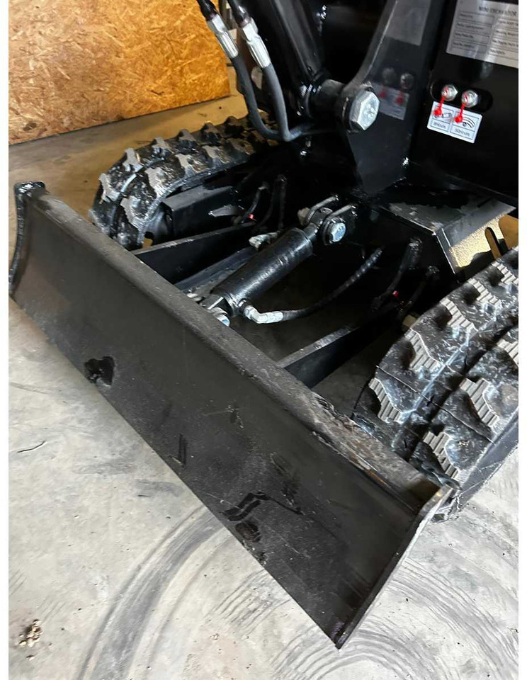 Mini escavadeira HT10: foto 10