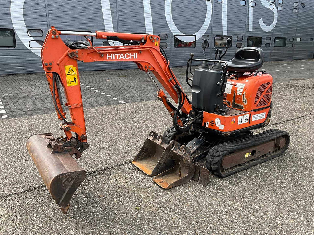 Hitachi ZX10U-2 - Mini escavadeira: foto 1 Hitachi ZX10U-2 - Mini escavadeira: foto 1