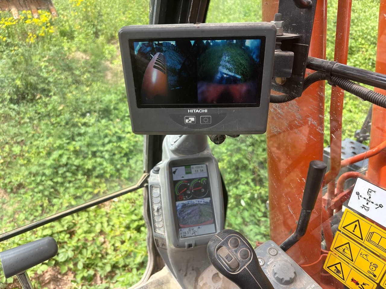 Escavadora de rastos Hitachi ZX135 US-6: foto 7