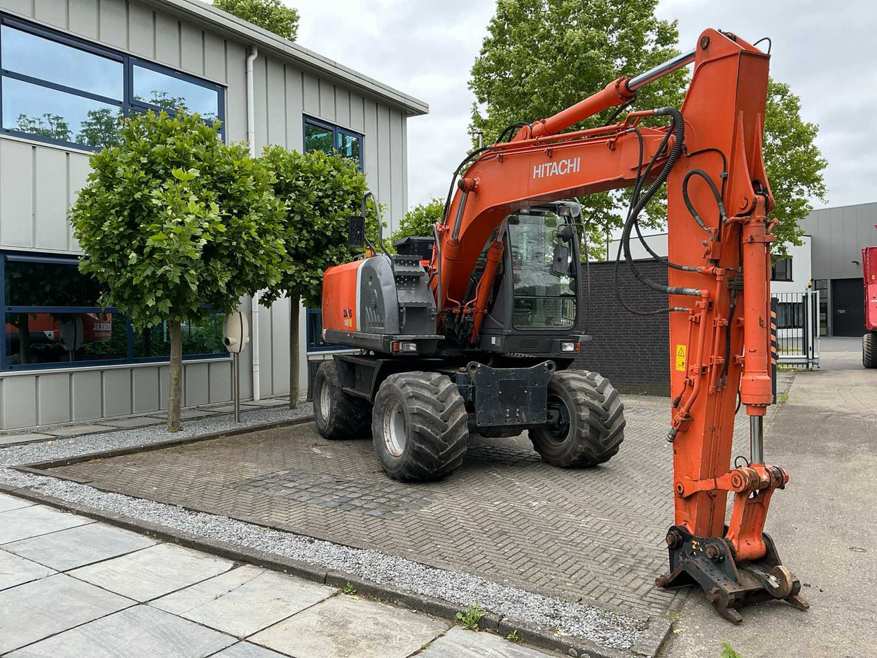 Hitachi ZX140W-3 - Escavadeira de rodas: foto 3 Hitachi ZX140W-3 - Escavadeira de rodas: foto 3
