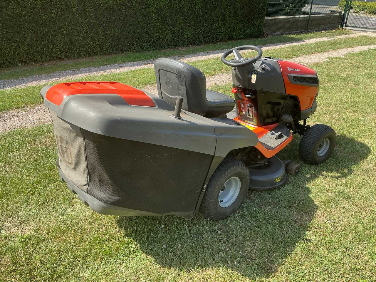 Husqvarna CTH164T - Cortador de grama: foto 5 Husqvarna CTH164T - Cortador de grama: foto 5