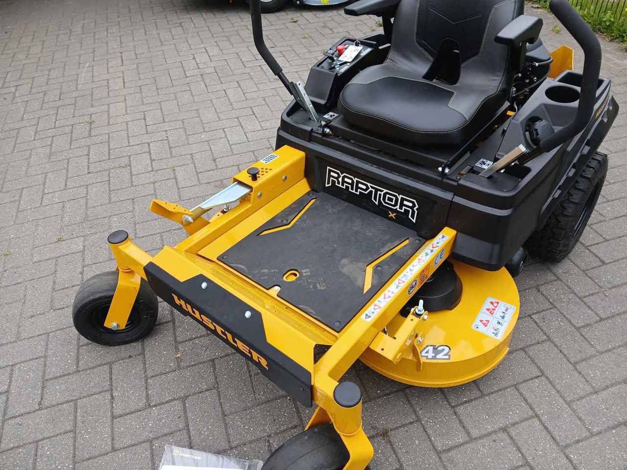 Hustler Raptor - Cortador de grama: foto 5 Hustler Raptor - Cortador de grama: foto 5