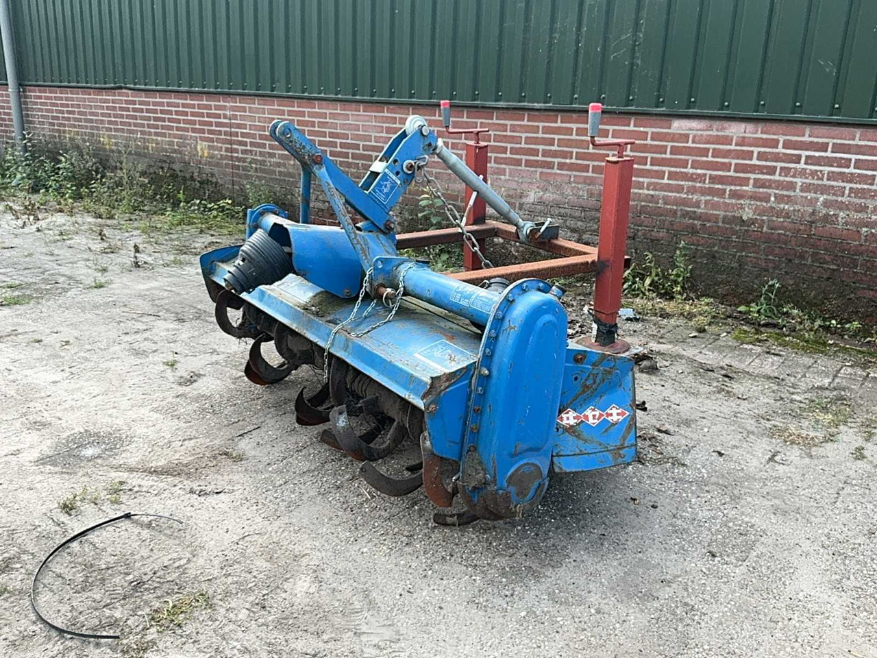 Iseki SA1360 - Fresa agrícola: foto 1 Iseki SA1360 - Fresa agrícola: foto 1
