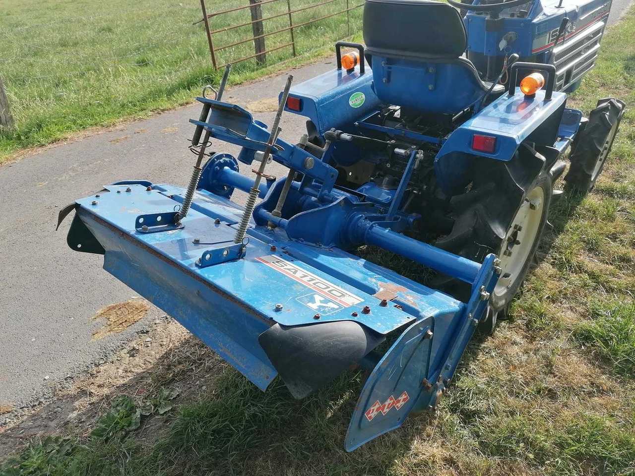 Iseki TU 1400 - Mini trator: foto 4 Iseki TU 1400 - Mini trator: foto 4