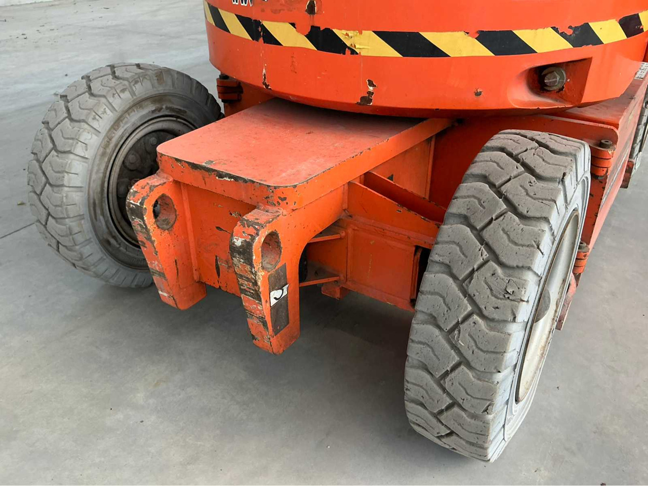 Plataforma aérea JLG E300AJP: foto 10