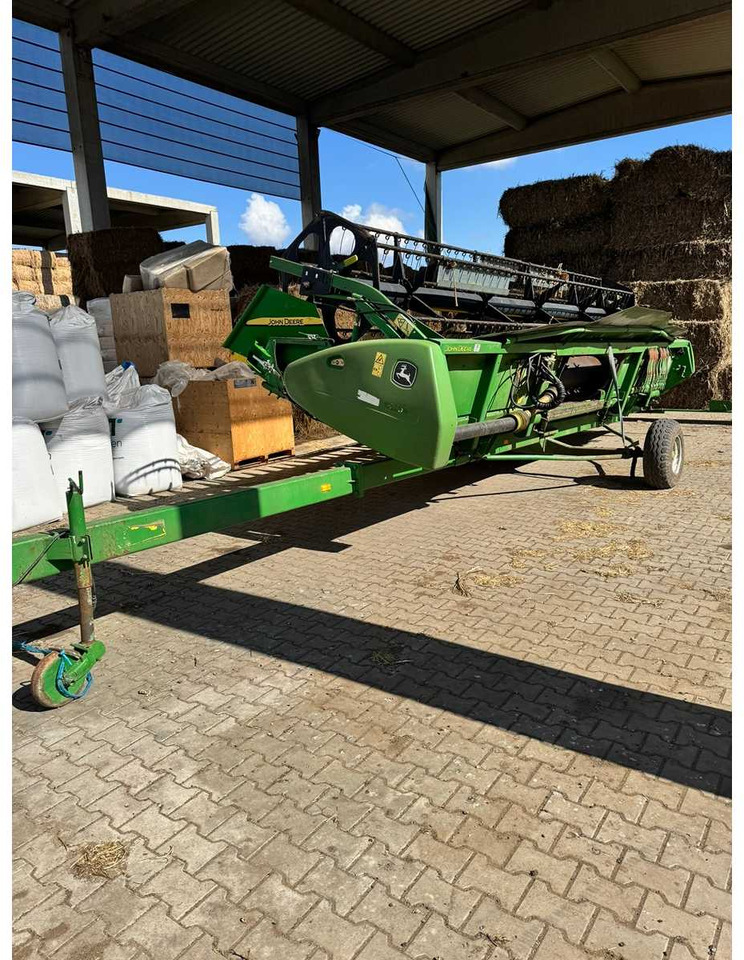 JOHN DEERE 622 - Ceifeira debulhadora: foto 3 JOHN DEERE 622 - Ceifeira debulhadora: foto 3