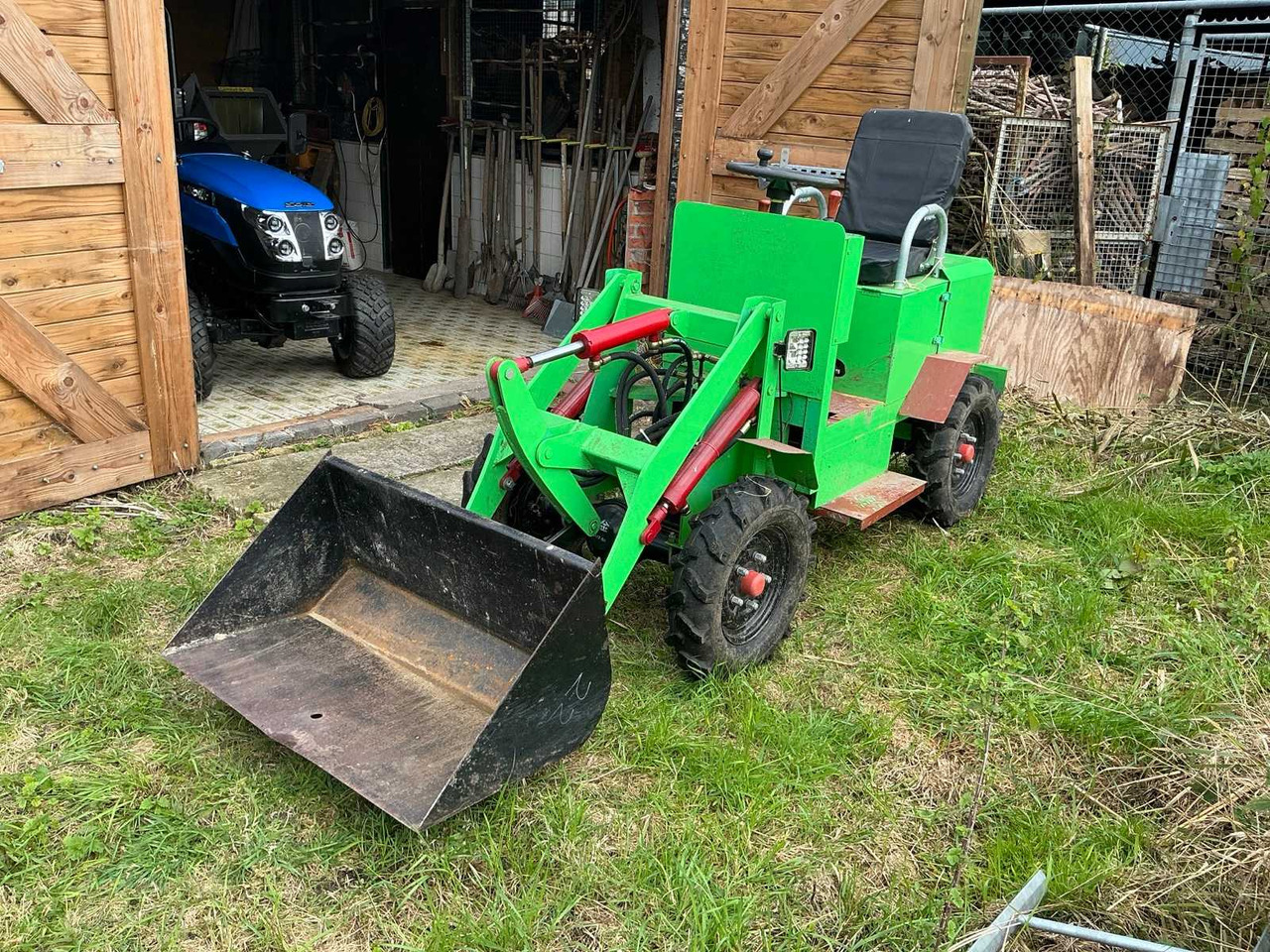 JPC ME18 SHOVEL - Pá carregadora de rodas: foto 1 JPC ME18 SHOVEL - Pá carregadora de rodas: foto 1