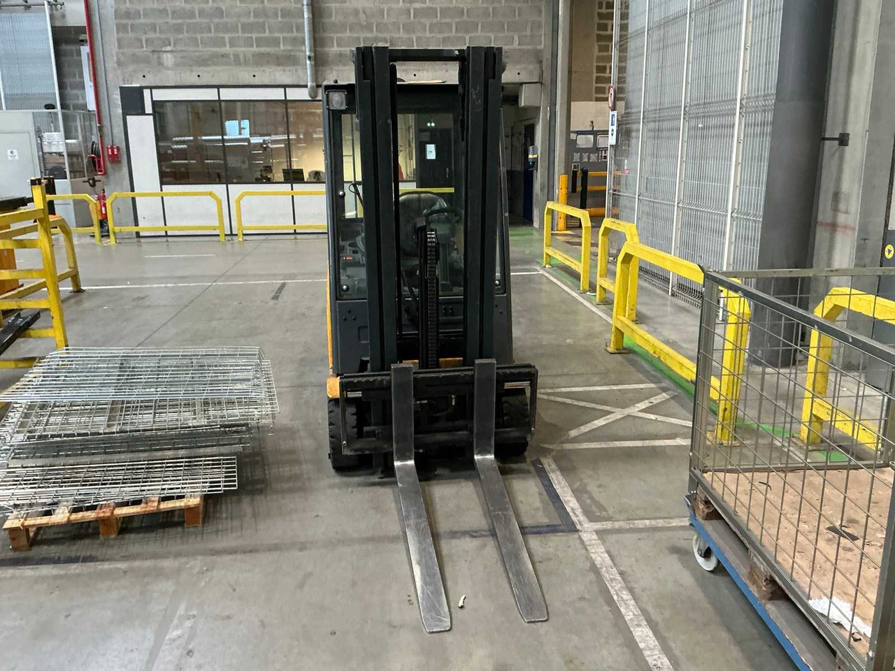 JUNGHEINRICH - 2015 - EFG216 - COUNTERBALANCE FORKLIFT - Empilhador: foto 2 JUNGHEINRICH - 2015 - EFG216 - COUNTERBALANCE FORKLIFT - Empilhador: foto 2