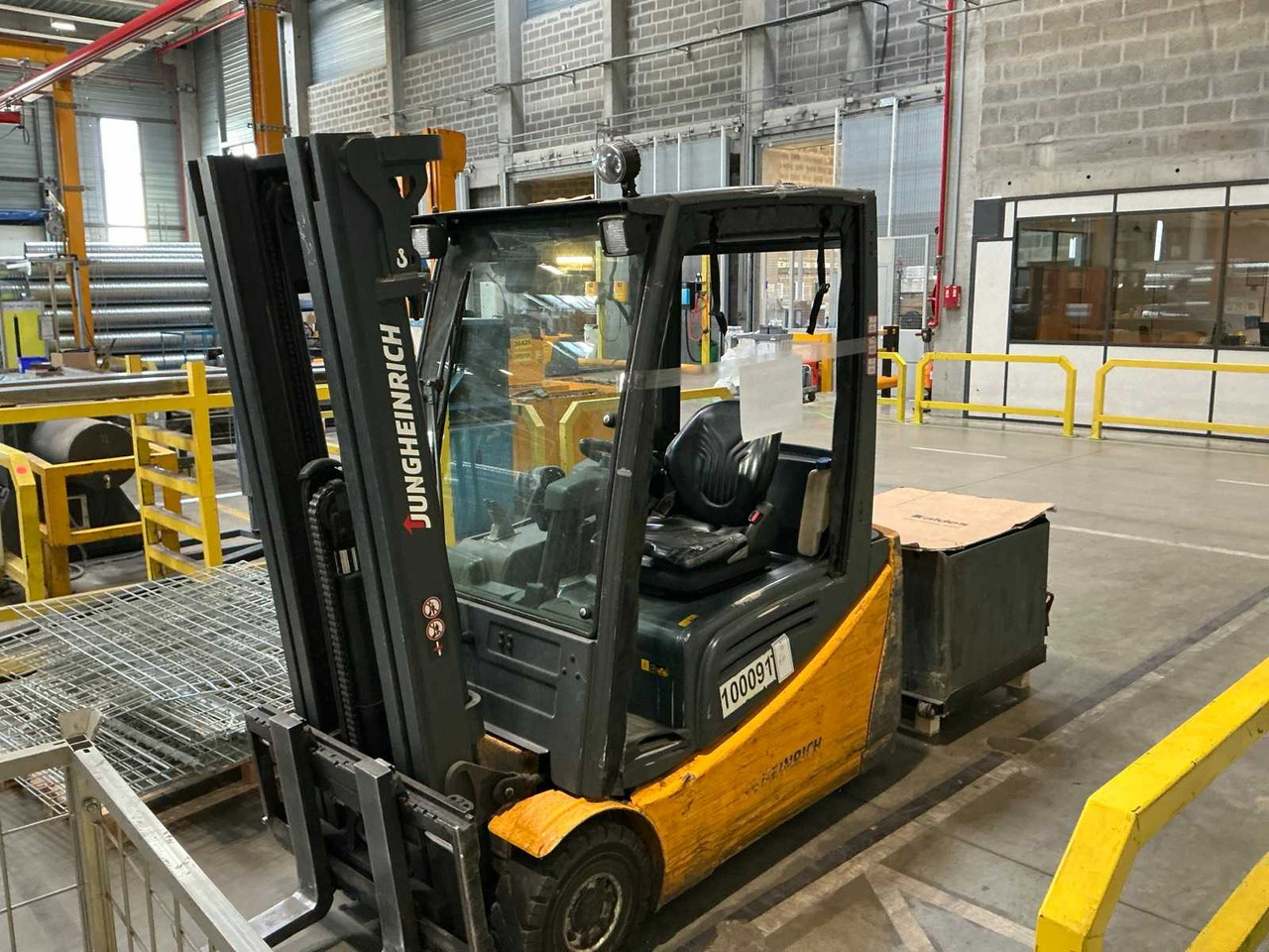 JUNGHEINRICH - 2015 - EFG216 - COUNTERBALANCE FORKLIFT - Empilhador: foto 3 JUNGHEINRICH - 2015 - EFG216 - COUNTERBALANCE FORKLIFT - Empilhador: foto 3