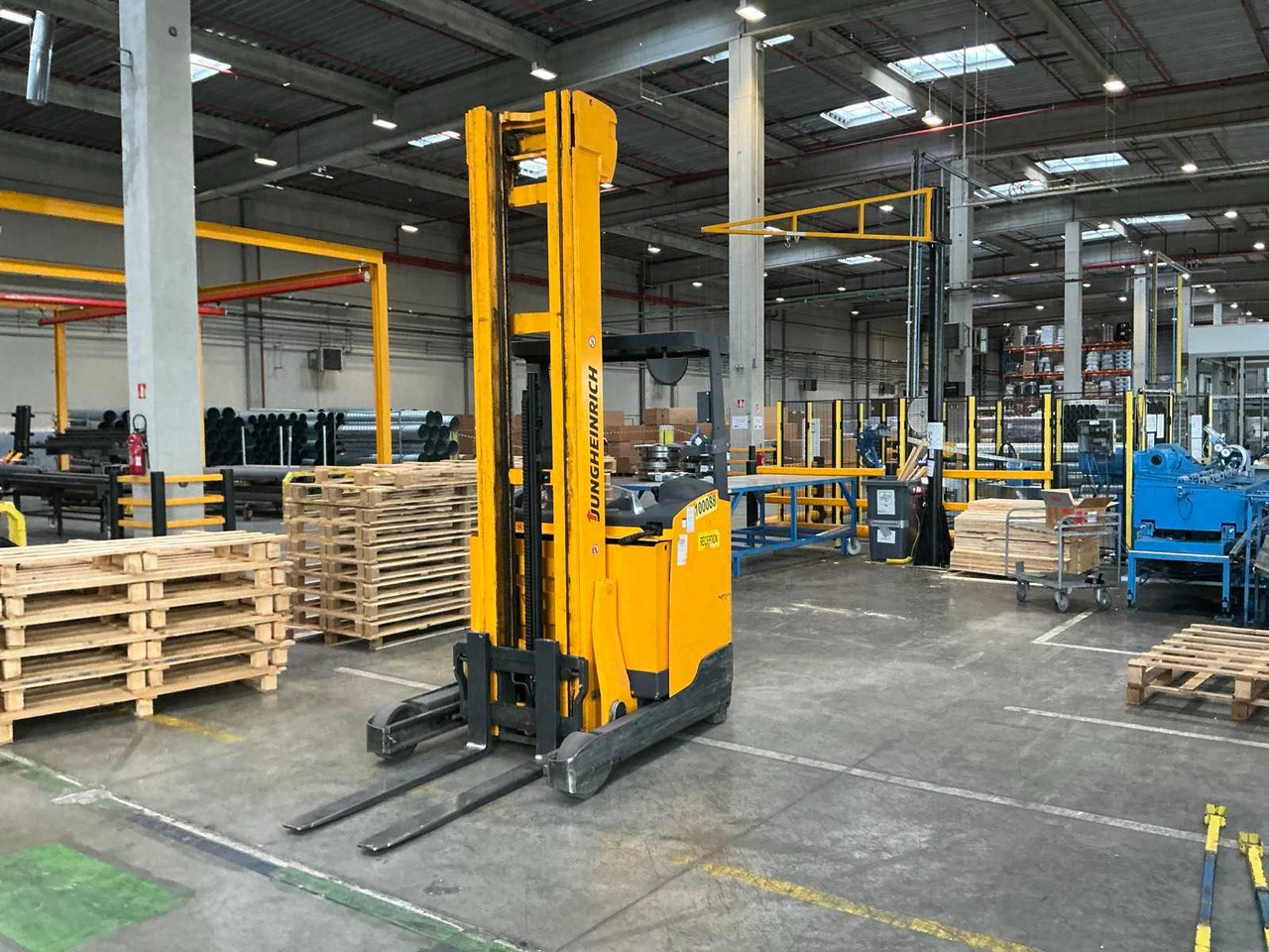 JUNGHEINRICH - 2015 - ETV214 - FORKLIFT - Empilhador: foto 3 JUNGHEINRICH - 2015 - ETV214 - FORKLIFT - Empilhador: foto 3
