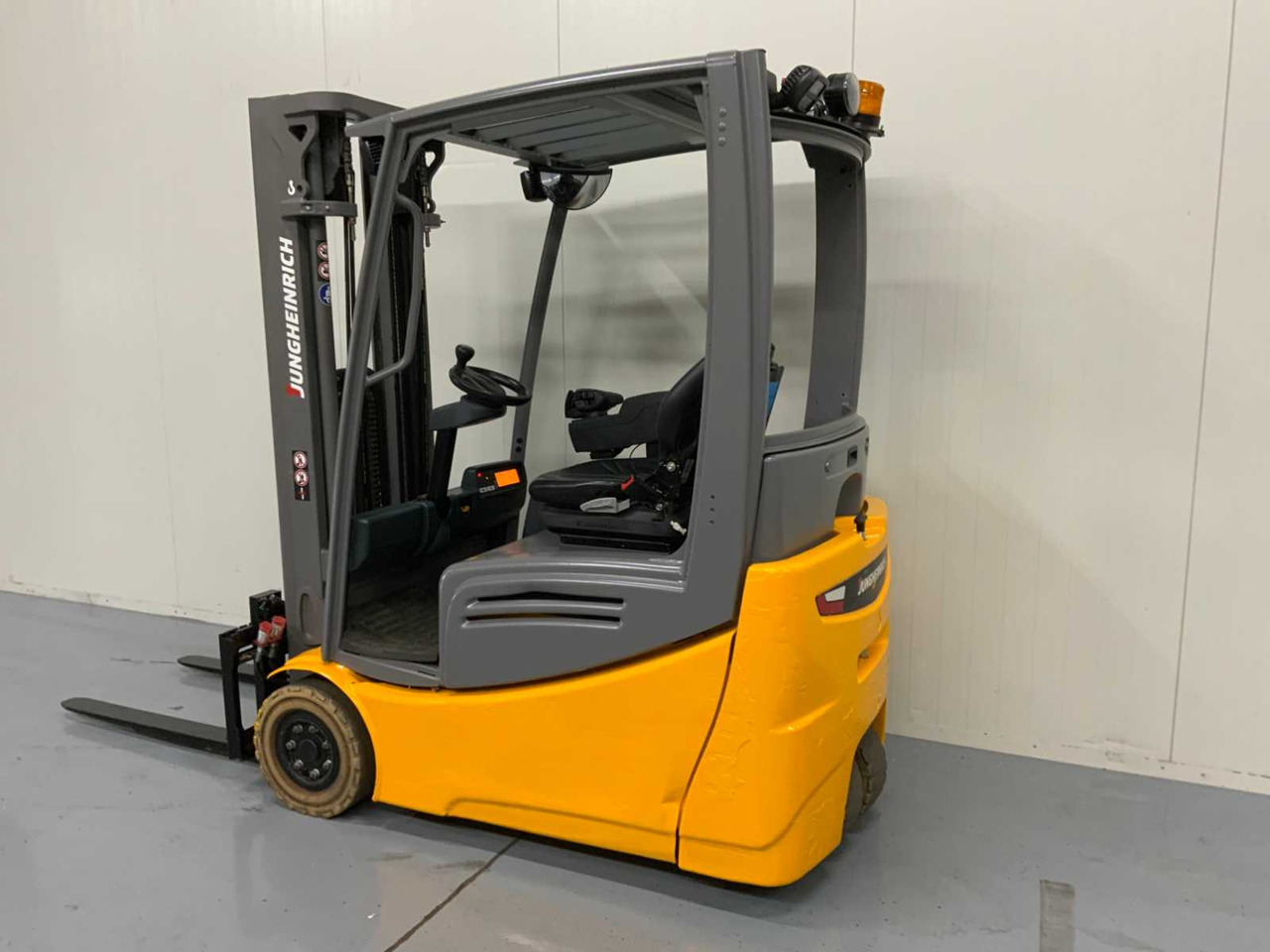 JUNGHEINRICH EFG216K - 4.6M PLYWOOD, FREE-LIFT, SIDE-SHIFT - FORKLIFT - Empilhador: foto 3 JUNGHEINRICH EFG216K - 4.6M PLYWOOD, FREE-LIFT, SIDE-SHIFT - FORKLIFT - Empilhador: foto 3