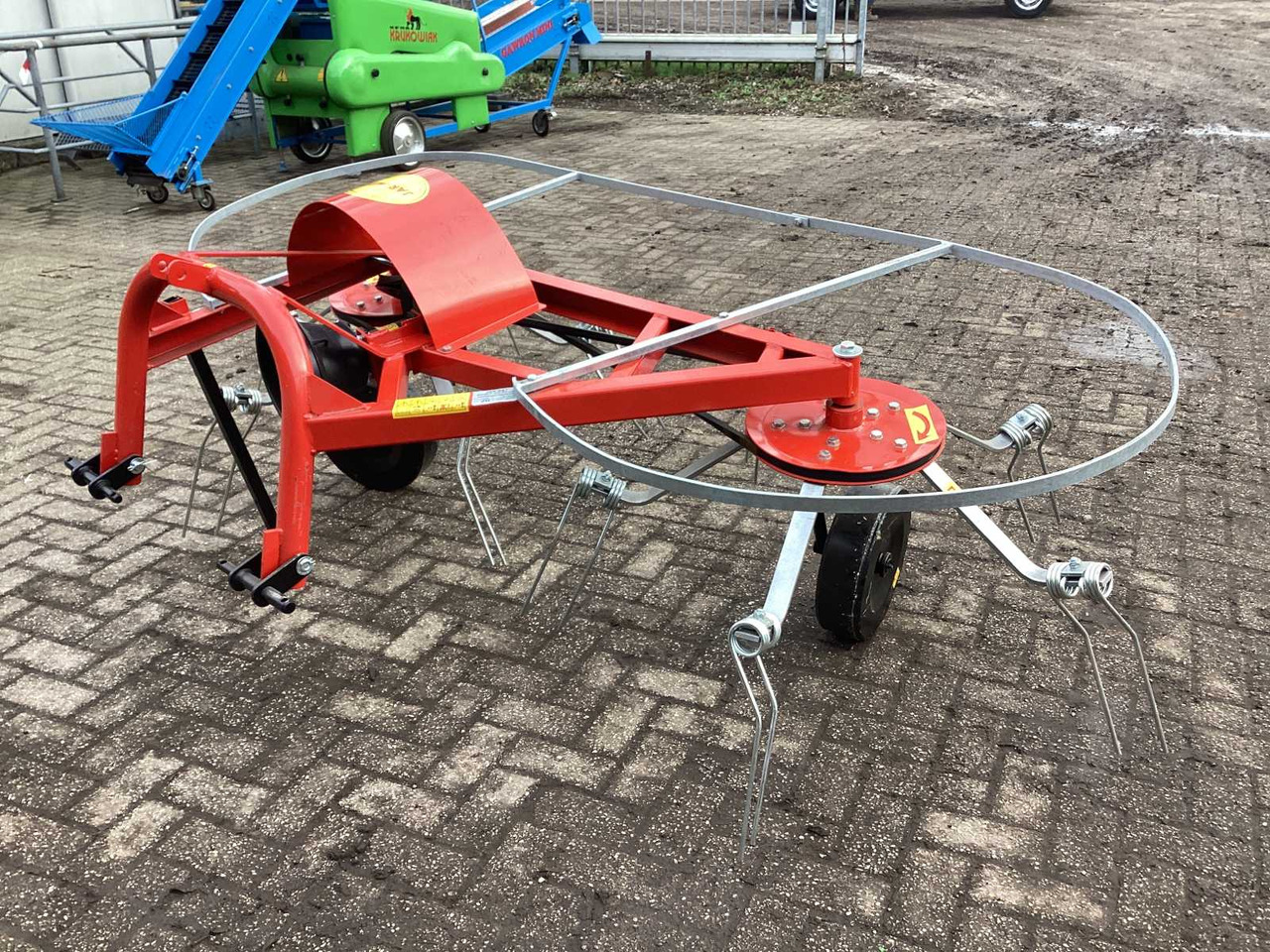 Jar-Met Hooischudder Z525 - Máquina para produção de feno: foto 1 Jar-Met Hooischudder Z525 - Máquina para produção de feno: foto 1
