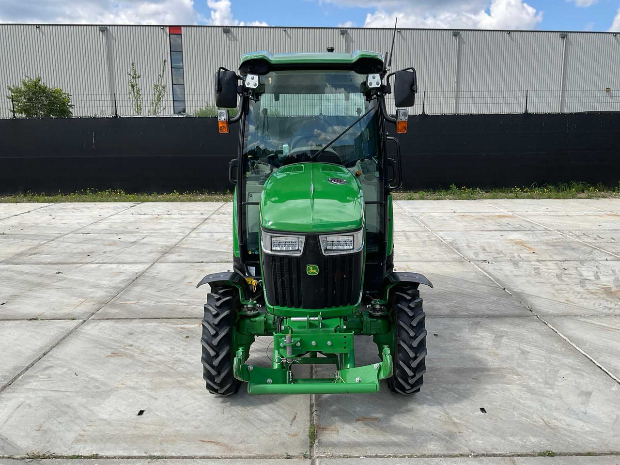 John Deere 3046R - Mini trator: foto 2 John Deere 3046R - Mini trator: foto 2