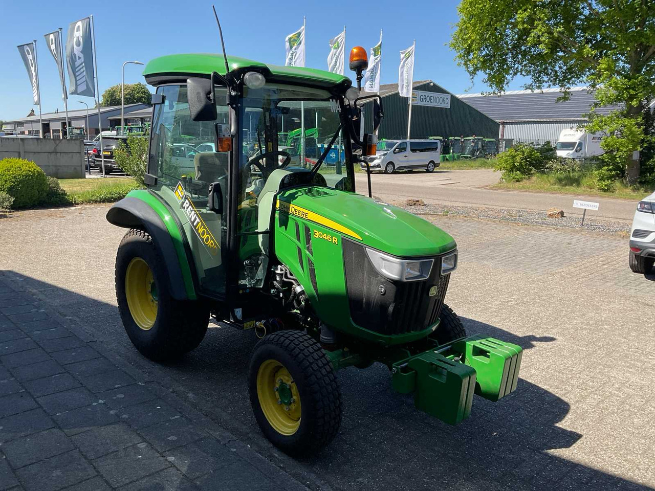 John Deere 3046R - Mini trator: foto 4 John Deere 3046R - Mini trator: foto 4