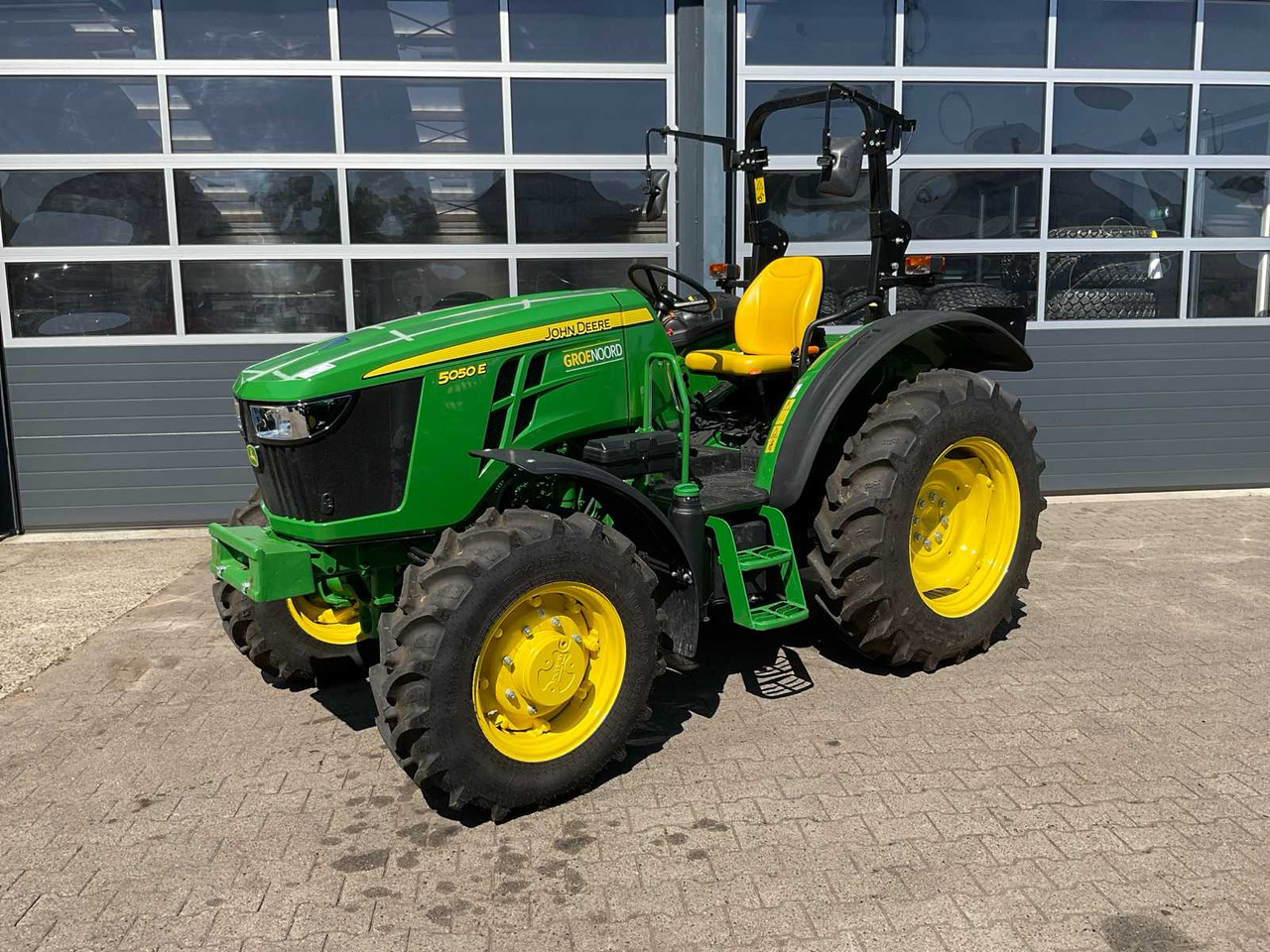 John Deere 5050E - Trator: foto 1 John Deere 5050E - Trator: foto 1