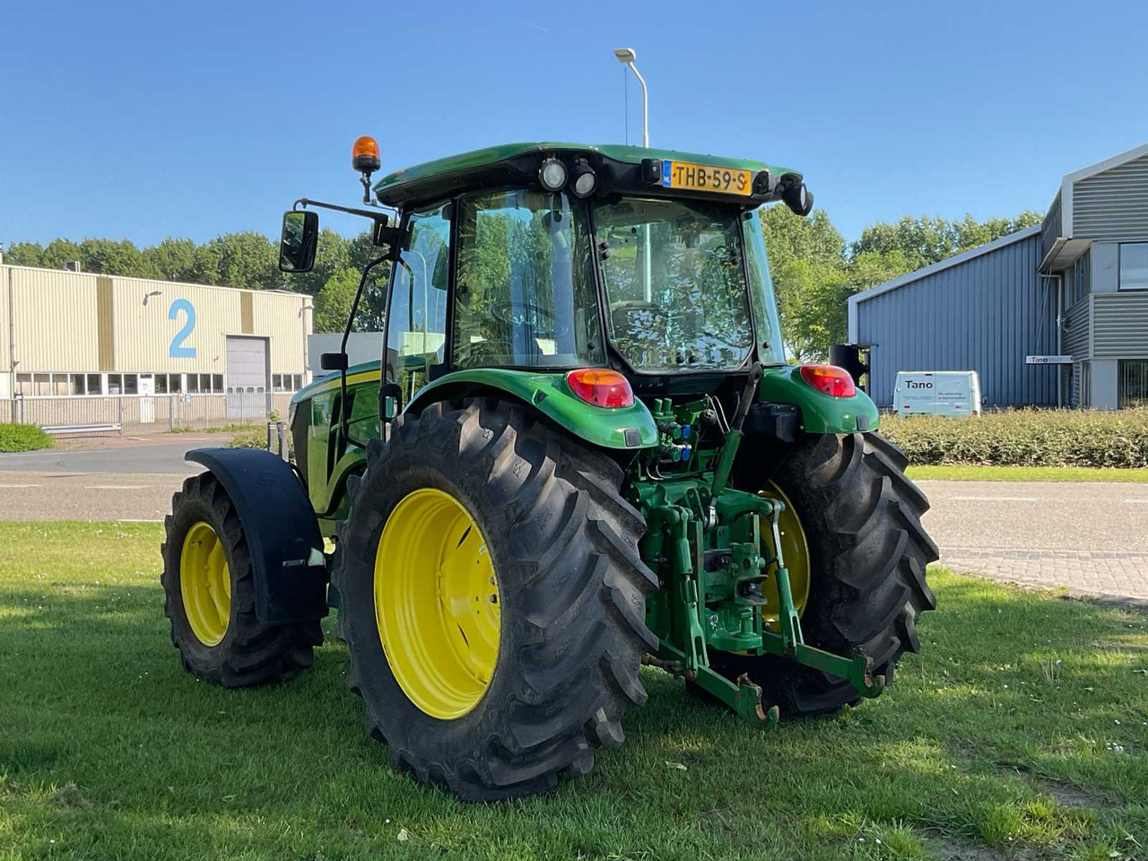 John Deere 5100M - Trator: foto 3 John Deere 5100M - Trator: foto 3