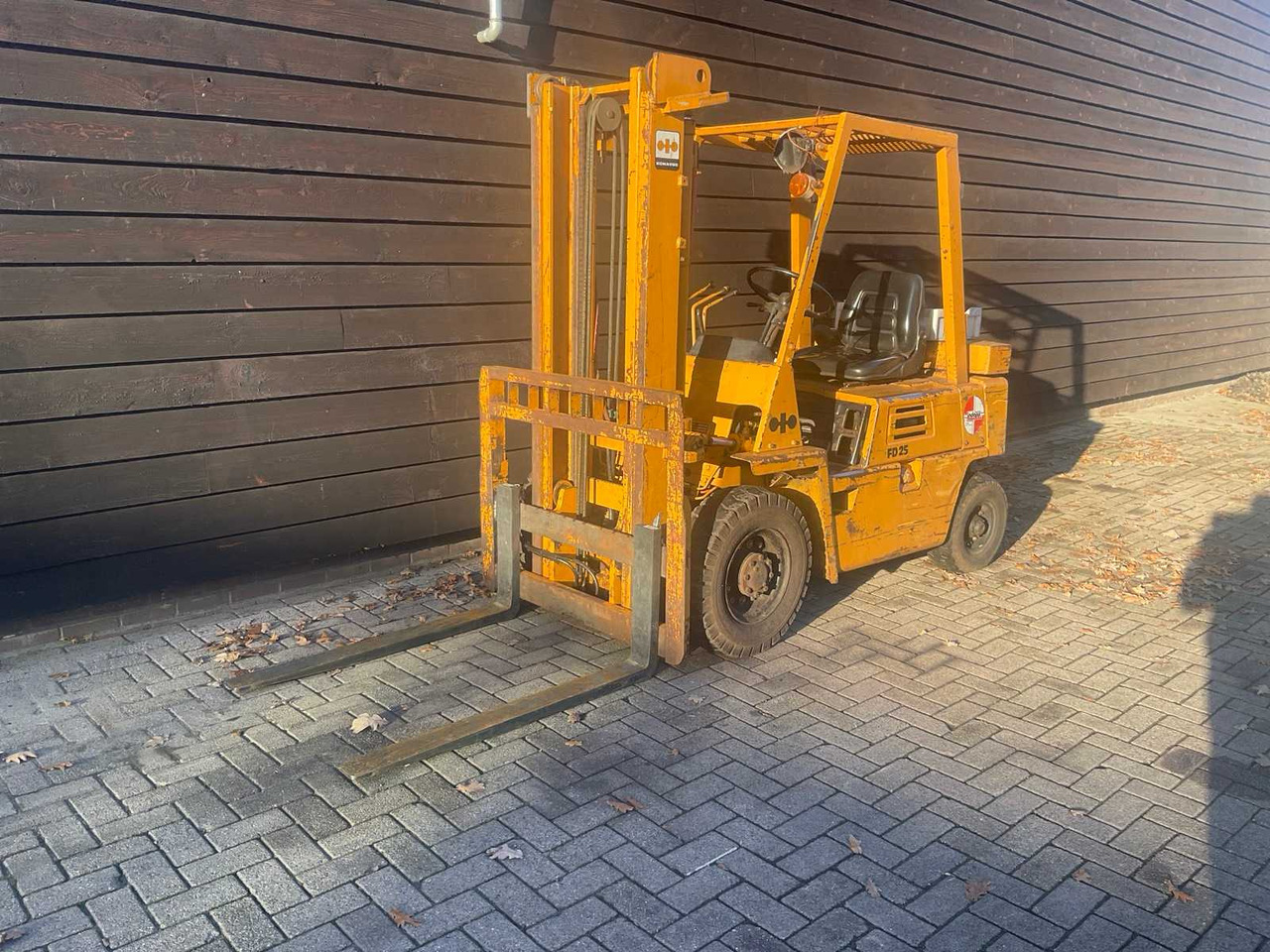 KOMATSU FD 20-7 FORKLIFT - Empilhador: foto 1 KOMATSU FD 20-7 FORKLIFT - Empilhador: foto 1