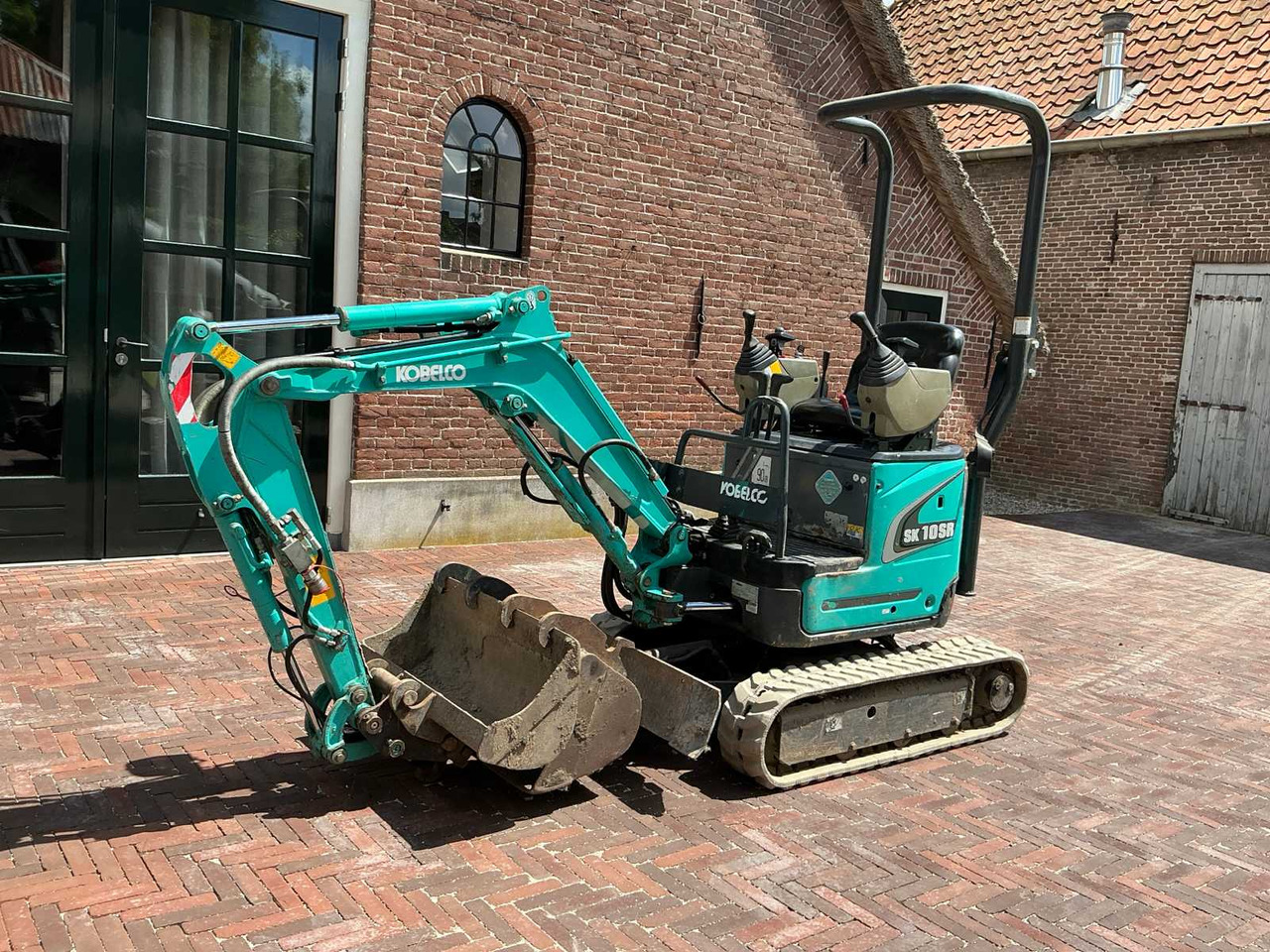 Kobelco SK10SR-2 - Mini escavadeira: foto 1 Kobelco SK10SR-2 - Mini escavadeira: foto 1
