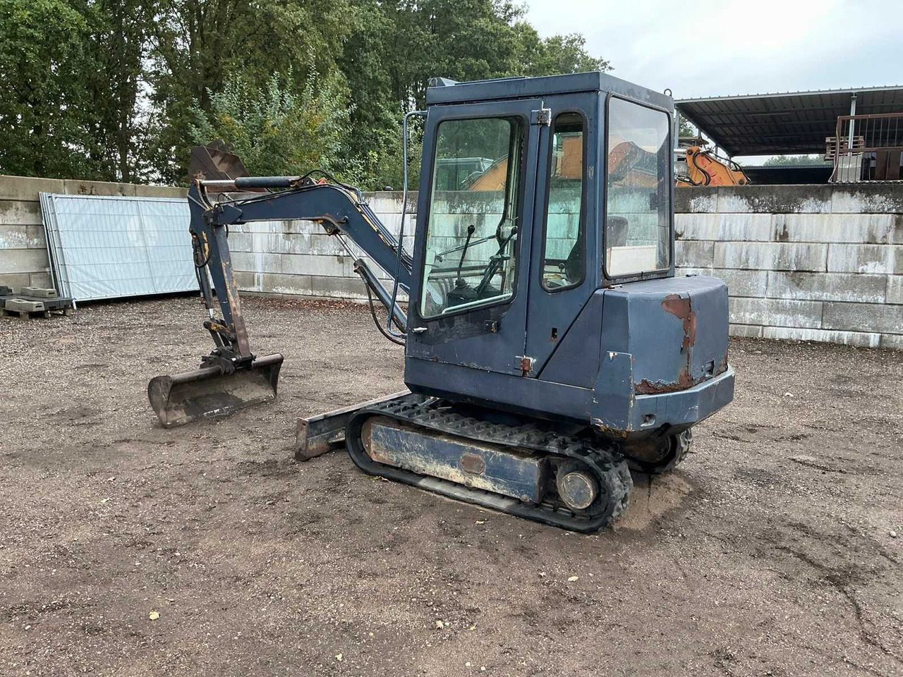 Komatsu PC 10-6 - Mini escavadeira: foto 3 Komatsu PC 10-6 - Mini escavadeira: foto 3