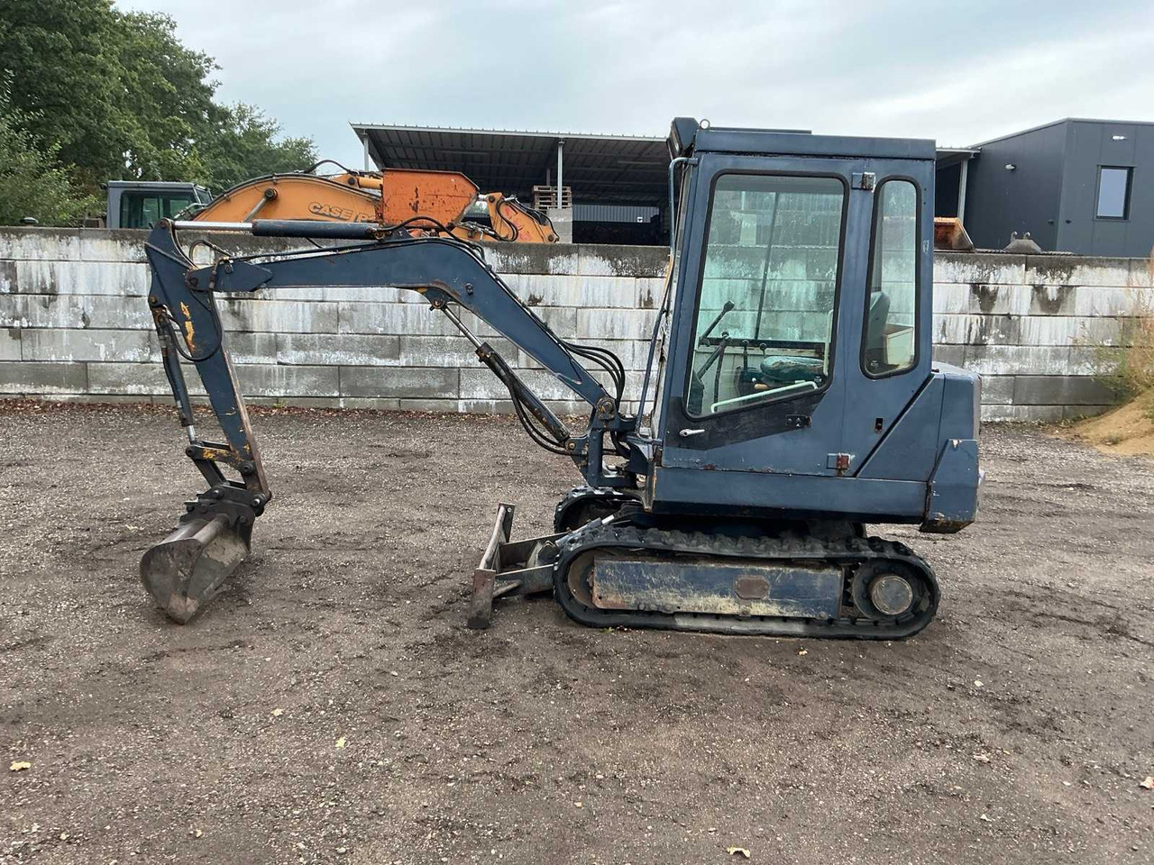 Komatsu PC 10-6 - Mini escavadeira: foto 2 Komatsu PC 10-6 - Mini escavadeira: foto 2