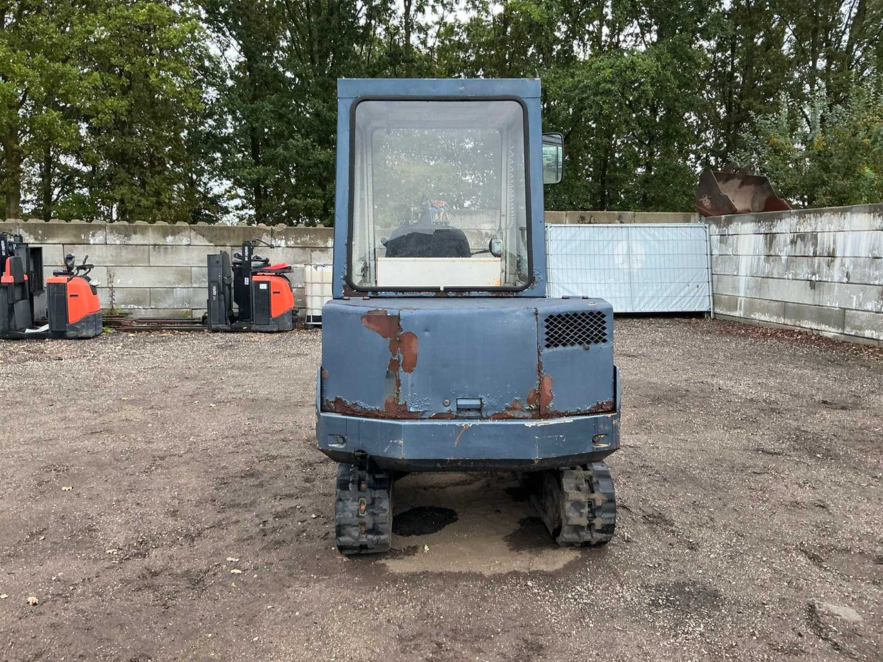 Komatsu PC 10-6 - Mini escavadeira: foto 4 Komatsu PC 10-6 - Mini escavadeira: foto 4