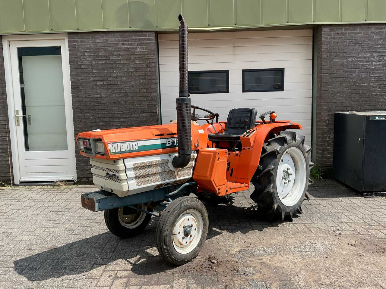 Kubota B1702 - Mini trator: foto 1 Kubota B1702 - Mini trator: foto 1