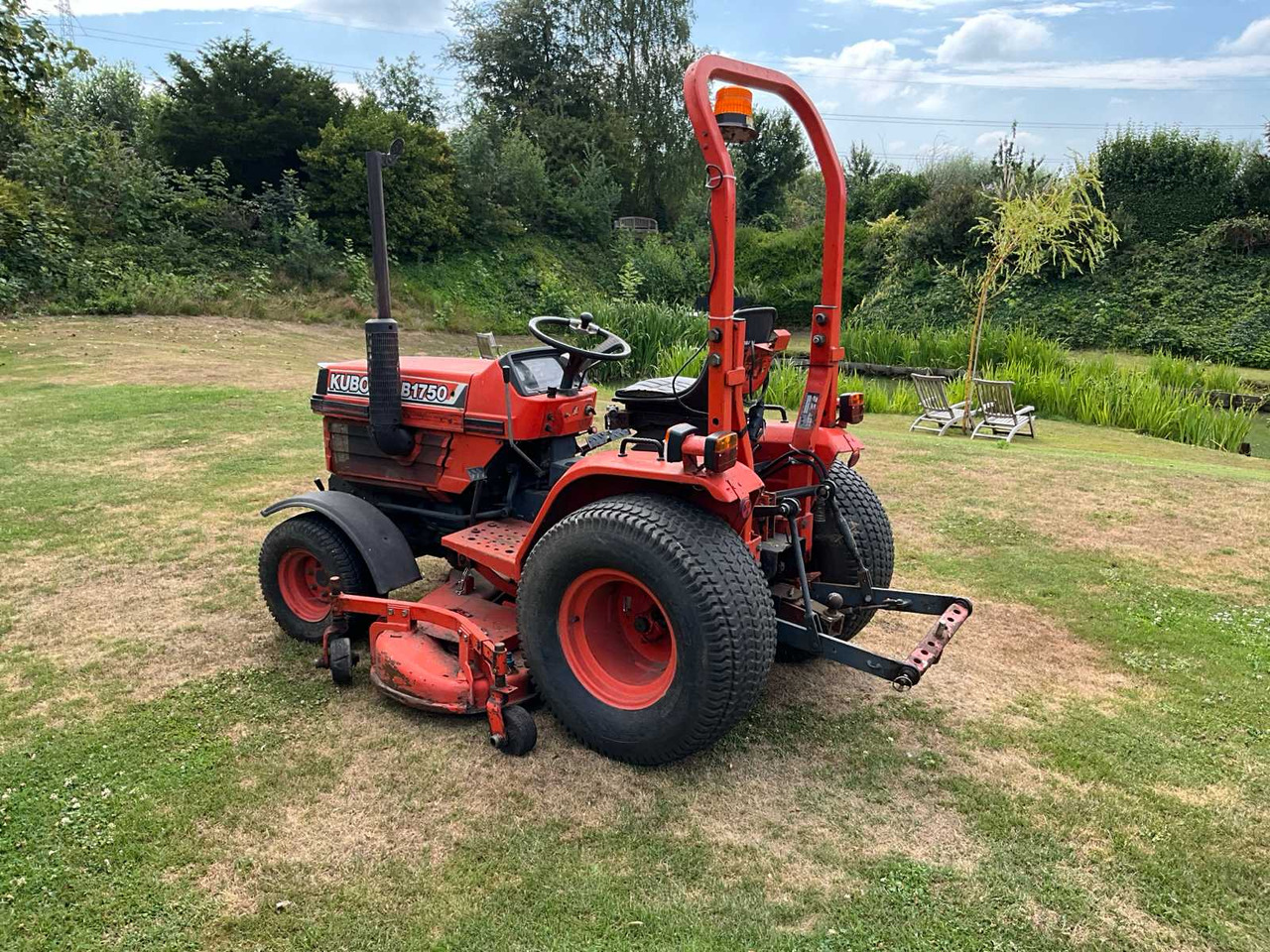 Kubota B1750 HST - Mini trator: foto 3 Kubota B1750 HST - Mini trator: foto 3