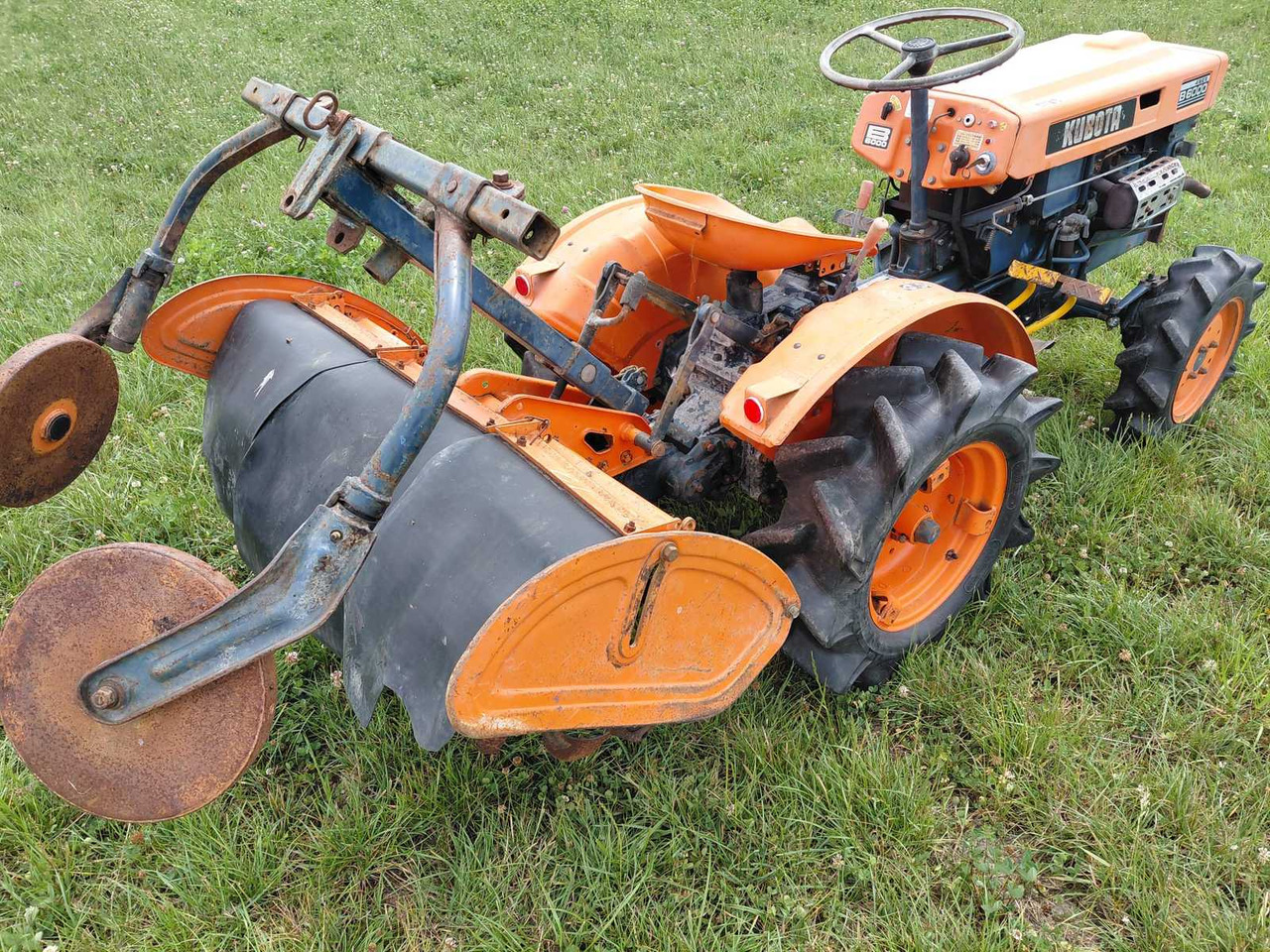 Kubota B6000 - Mini trator: foto 4 Kubota B6000 - Mini trator: foto 4